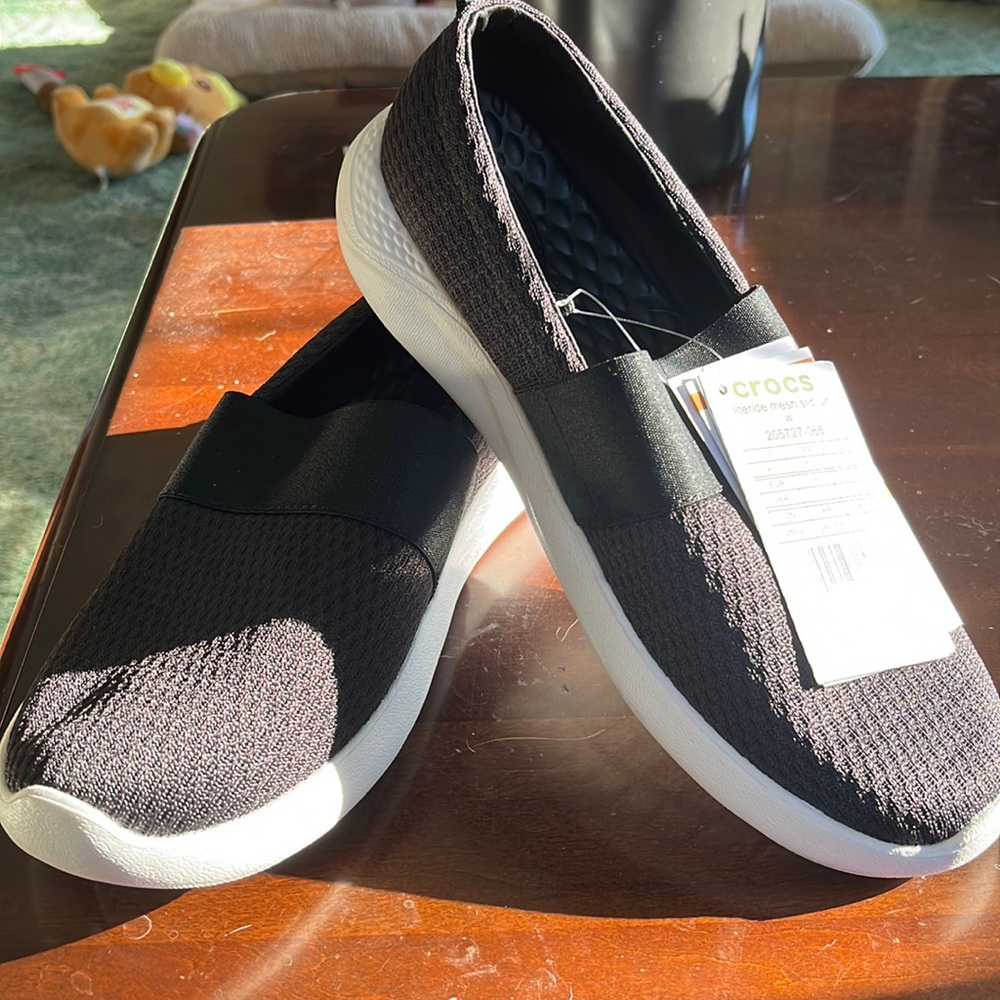 Nwt croc mesh slide on women’s 9 black